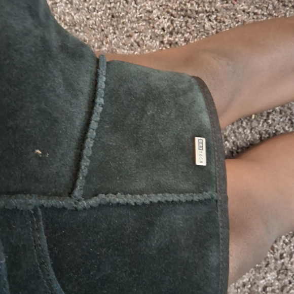 UGG Black and White Winter Boots - Picture 12 of 16